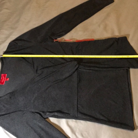 Jennifer Lopez Blouse. NWT - Picture 9 of 11